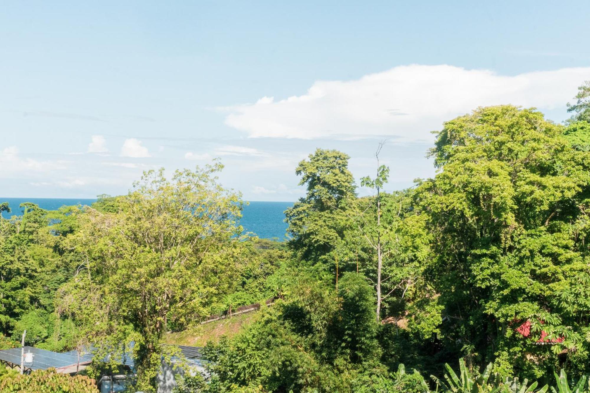 Ocean's Breeze And Puerto Viejo de Talamanca